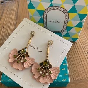 Stella and Dot Rory Floral Drop earrings🌸